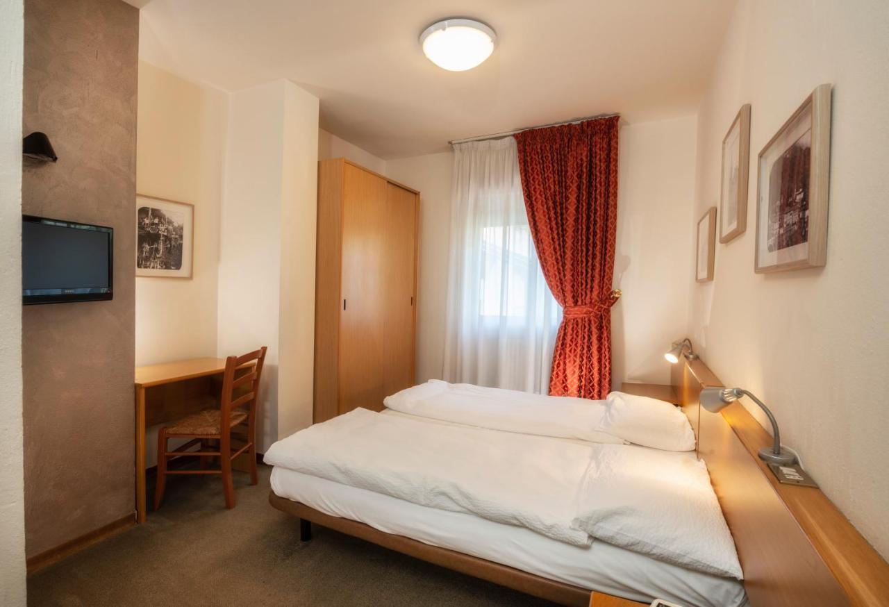 Hotel Rendez Vous ชาตีญอน ภายนอก รูปภาพ