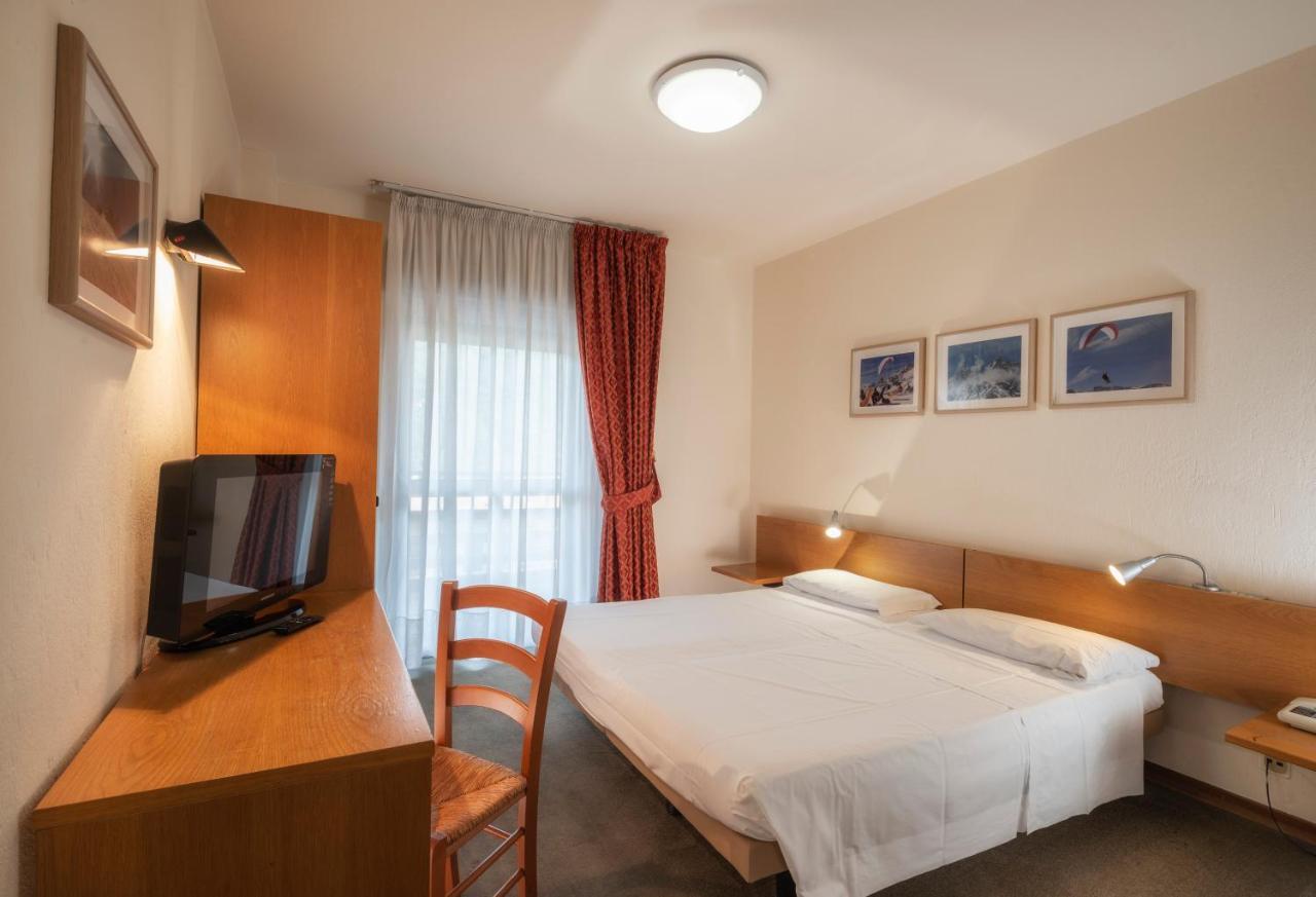 Hotel Rendez Vous ชาตีญอน ภายนอก รูปภาพ