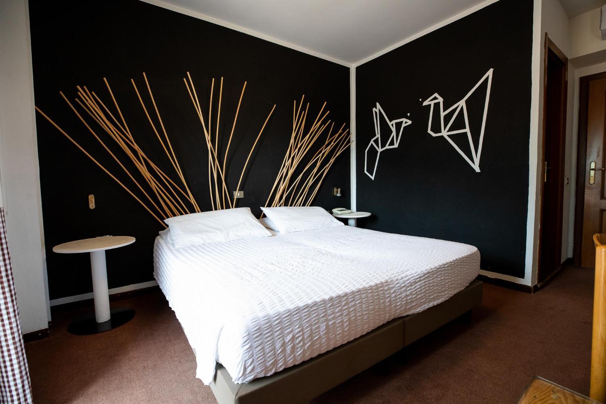 Hotel Rendez Vous ชาตีญอน ภายนอก รูปภาพ