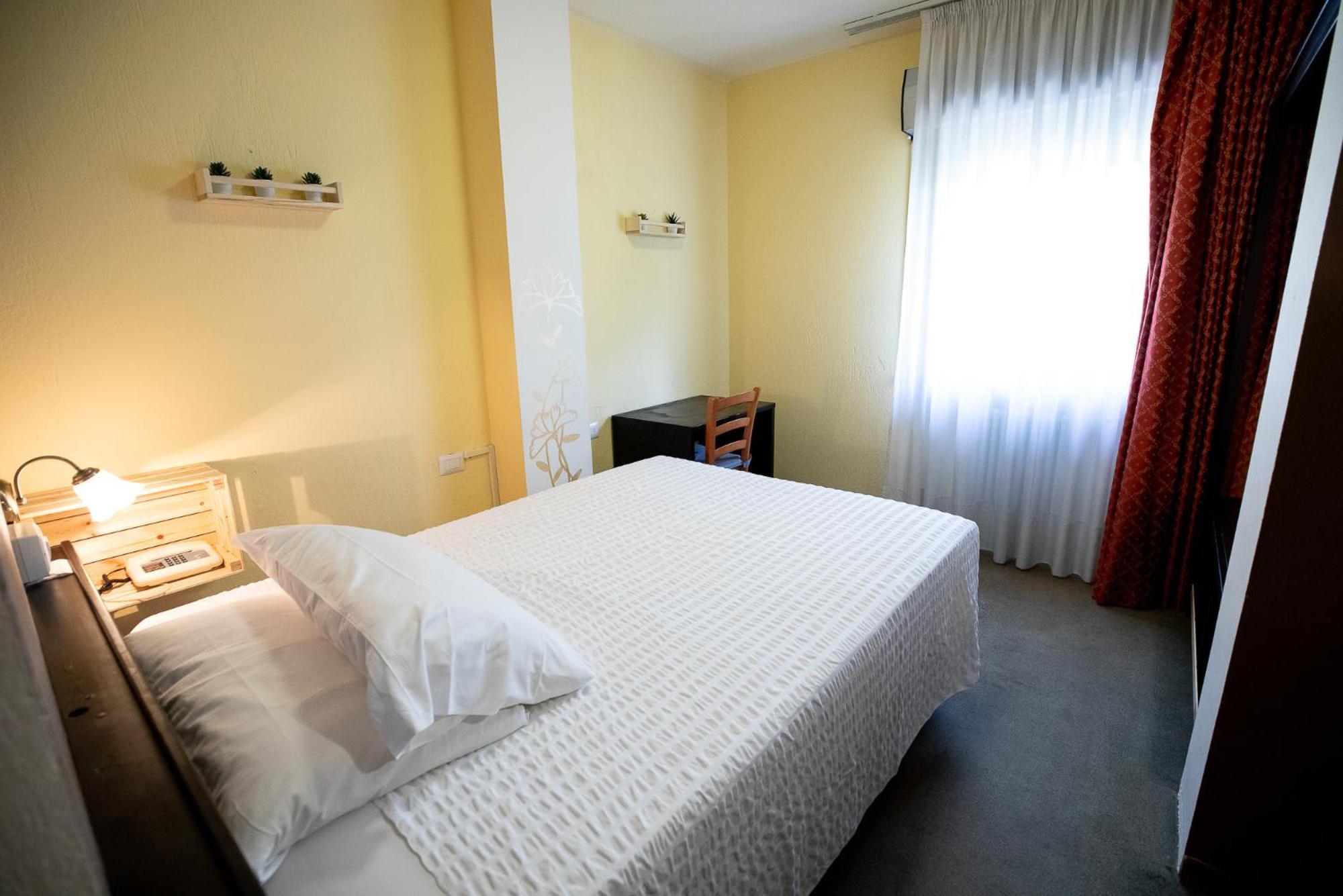 Hotel Rendez Vous ชาตีญอน ภายนอก รูปภาพ