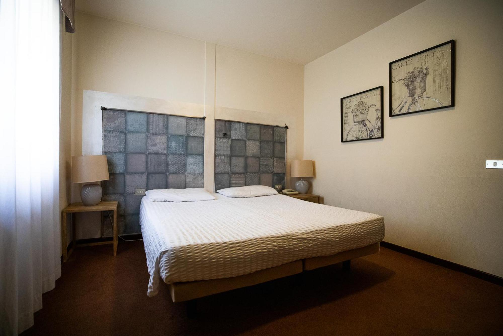 Hotel Rendez Vous ชาตีญอน ภายนอก รูปภาพ