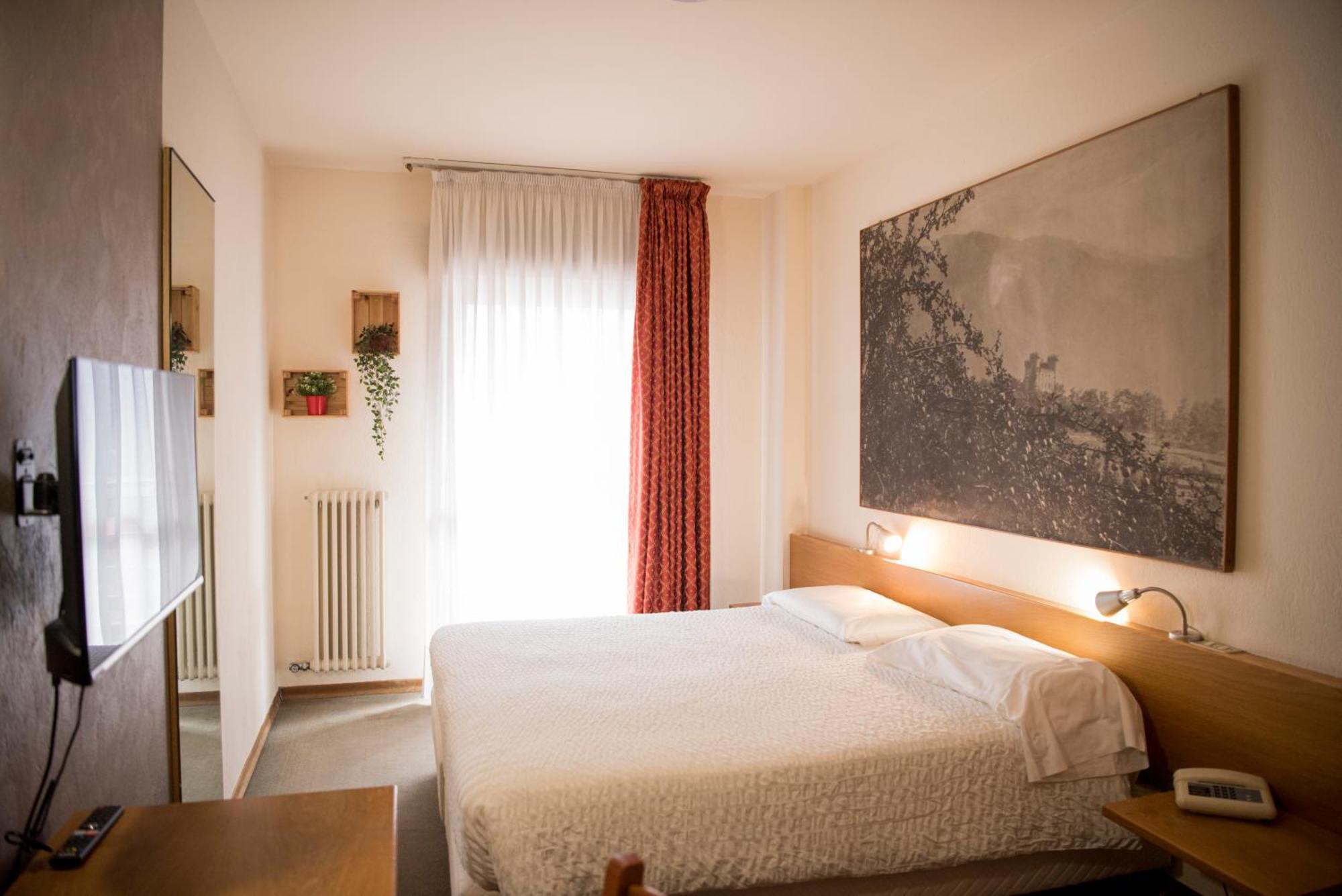Hotel Rendez Vous ชาตีญอน ภายนอก รูปภาพ