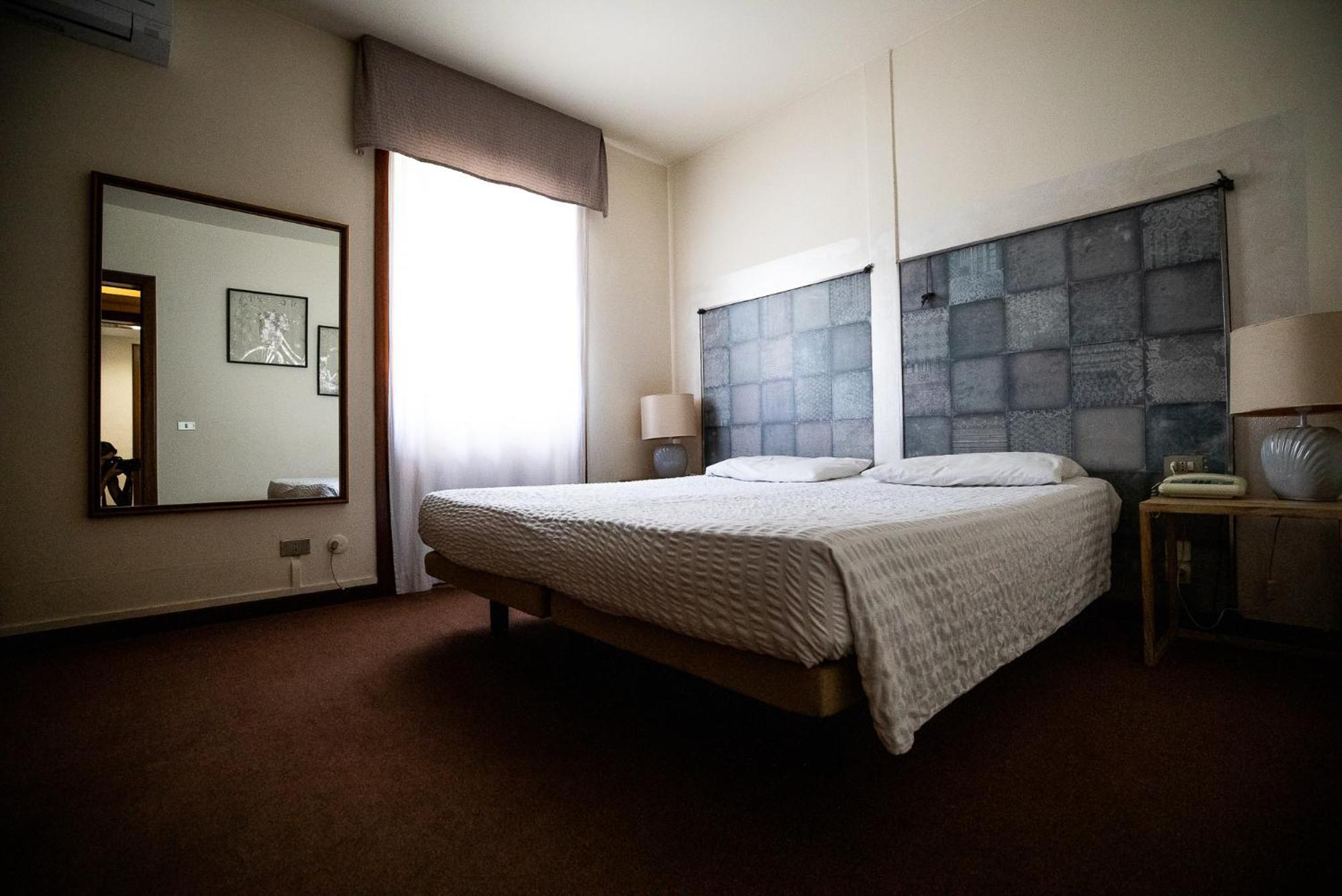 Hotel Rendez Vous ชาตีญอน ภายนอก รูปภาพ