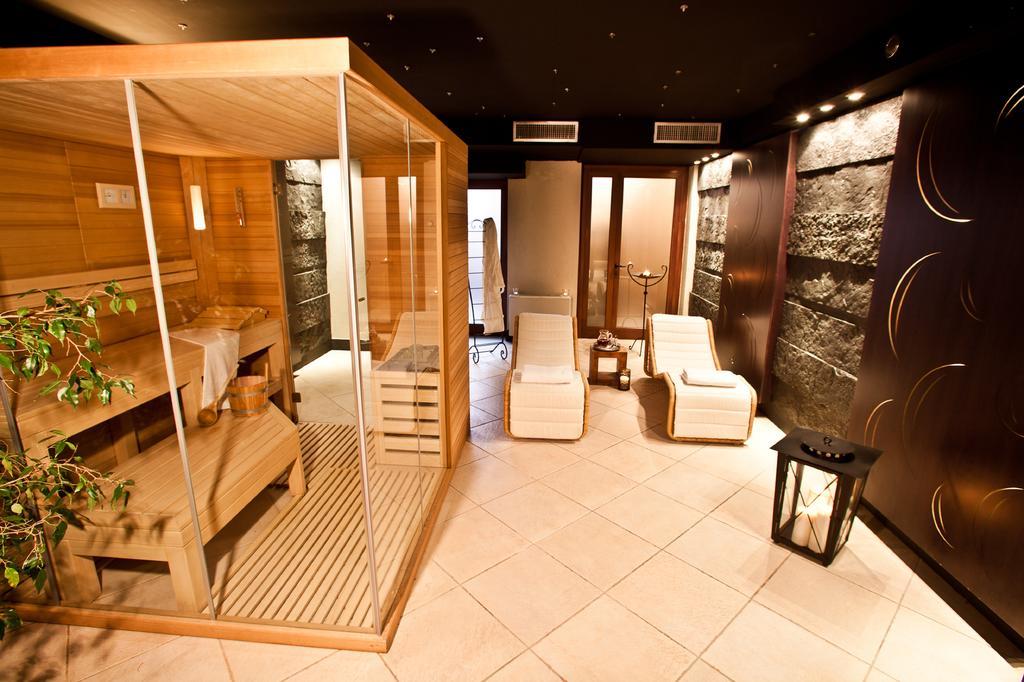 Hotel Rendez Vous ชาตีญอน ภายนอก รูปภาพ