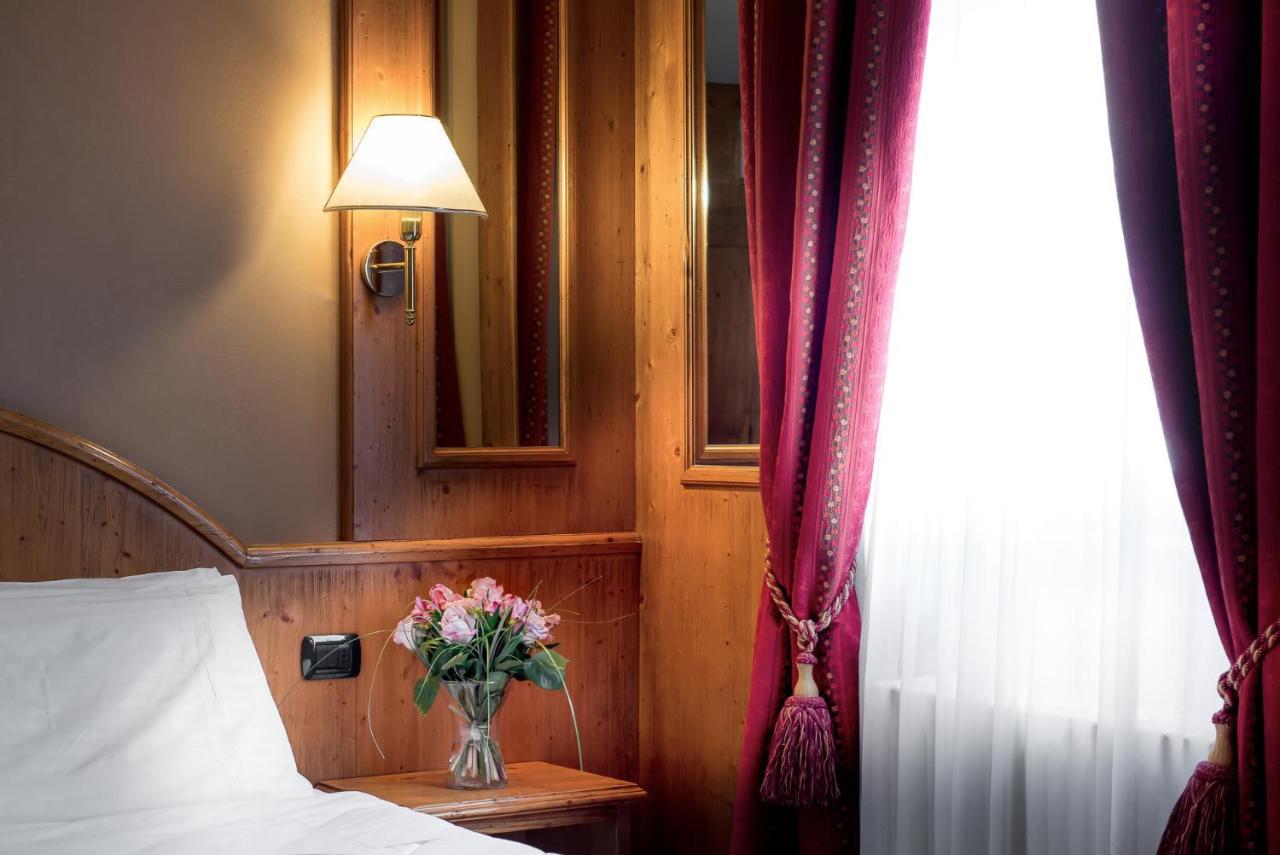 Hotel Rendez Vous ชาตีญอน ภายนอก รูปภาพ