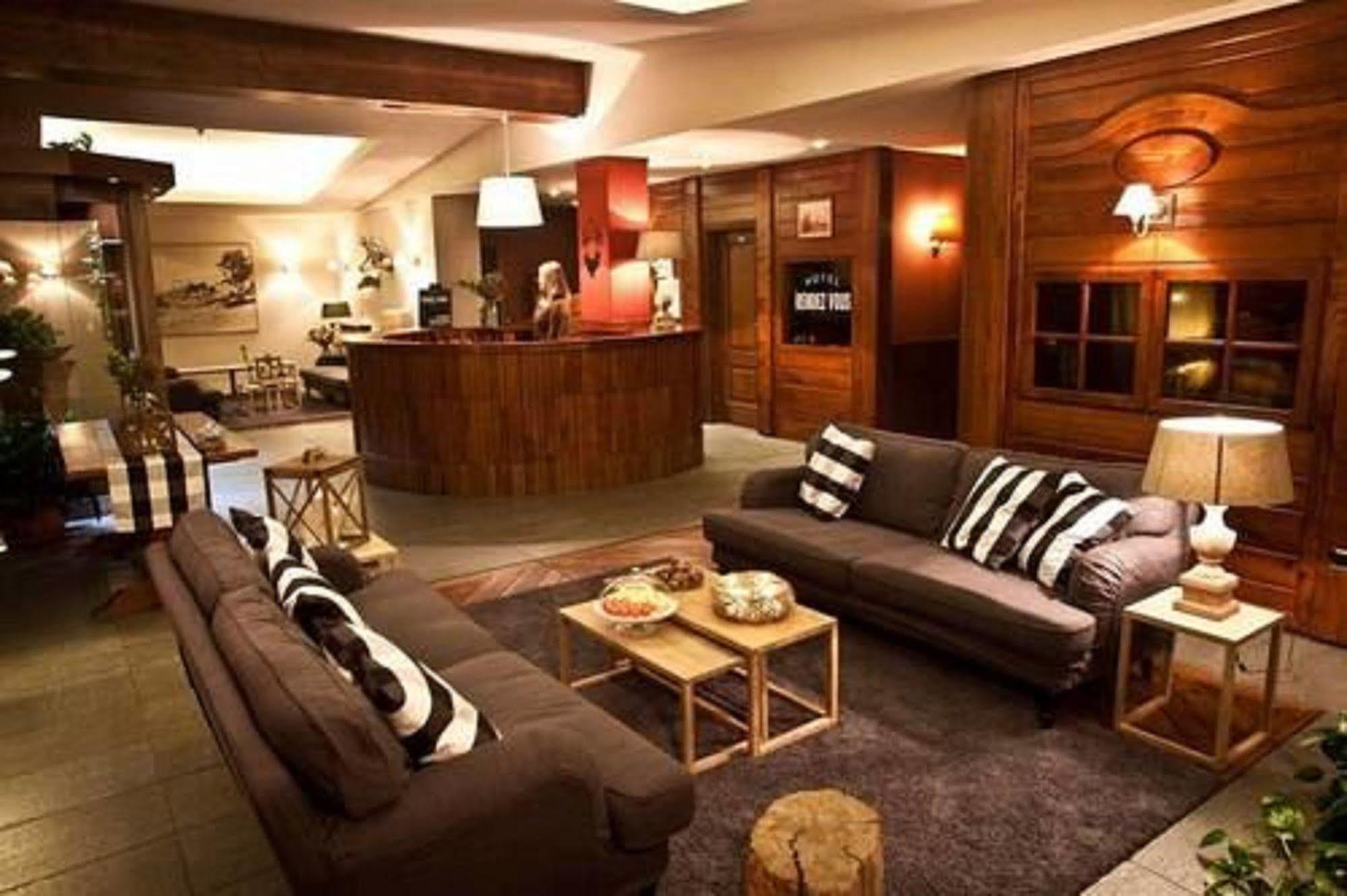 Hotel Rendez Vous ชาตีญอน ภายนอก รูปภาพ